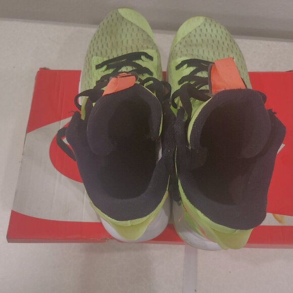 Size 12 - Nike LeBron Witness 5 Grinch Perfect For Any Collection - Picture 6 of 11